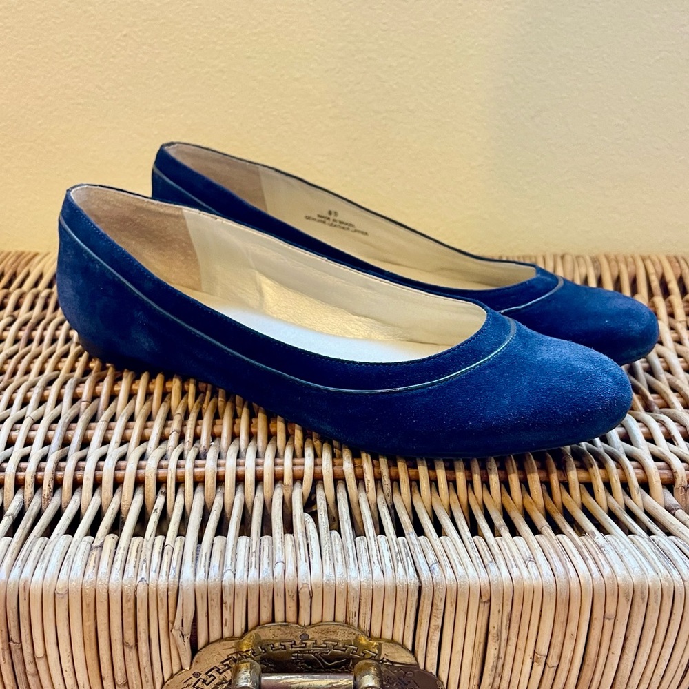 💙 Talbots Navy Suede Ballot Flats 💙